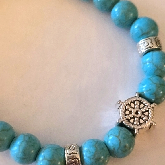 Chic Natural Stone Turquoise Bracelet with Silver Nautical Detailing NWOT - Picture 3 of 4